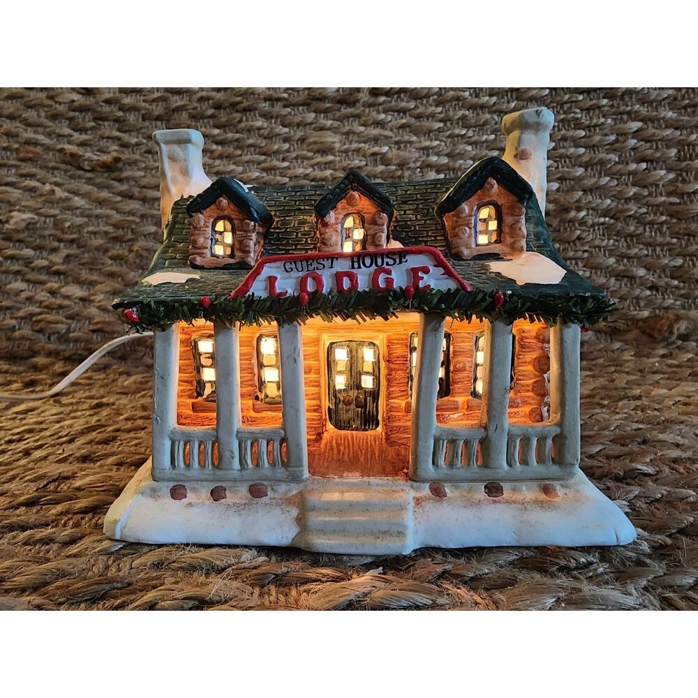 Vintage Lighted Guest House Lodge Porcelain Christmas Village Holiday Decor
